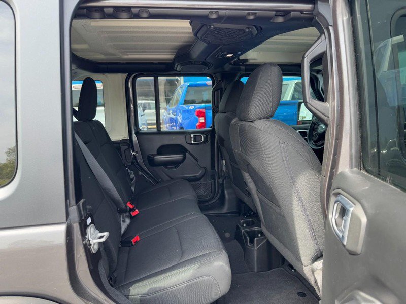 Used 2018 Jeep Wrangler Unlimited Sport S AWD/4WD image 10