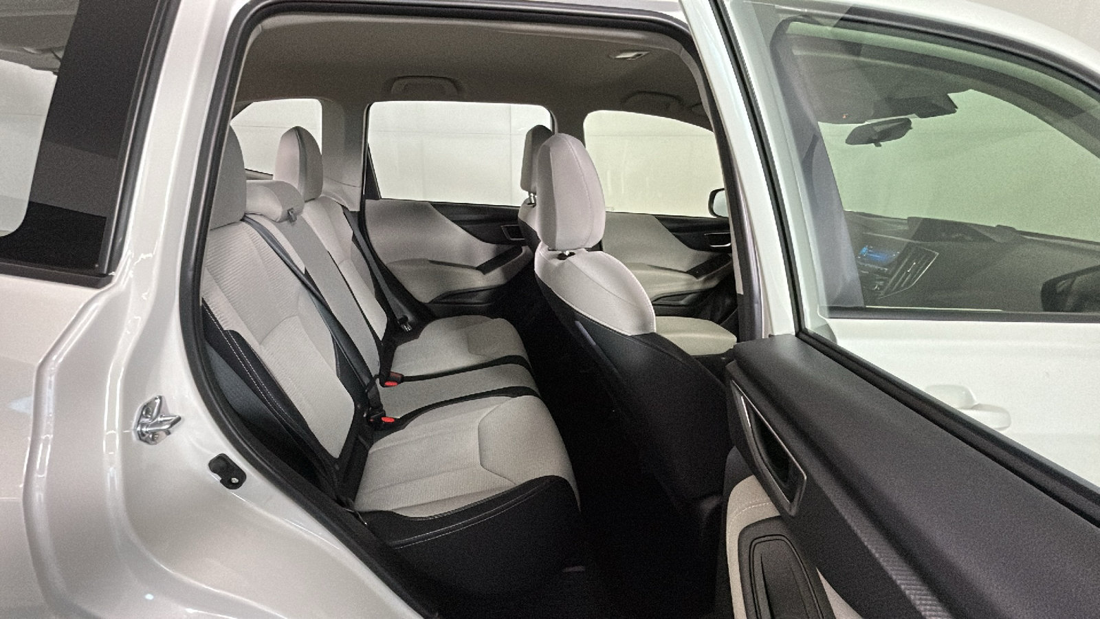 Used 2023 Subaru Forester AWD/4WD image 33
