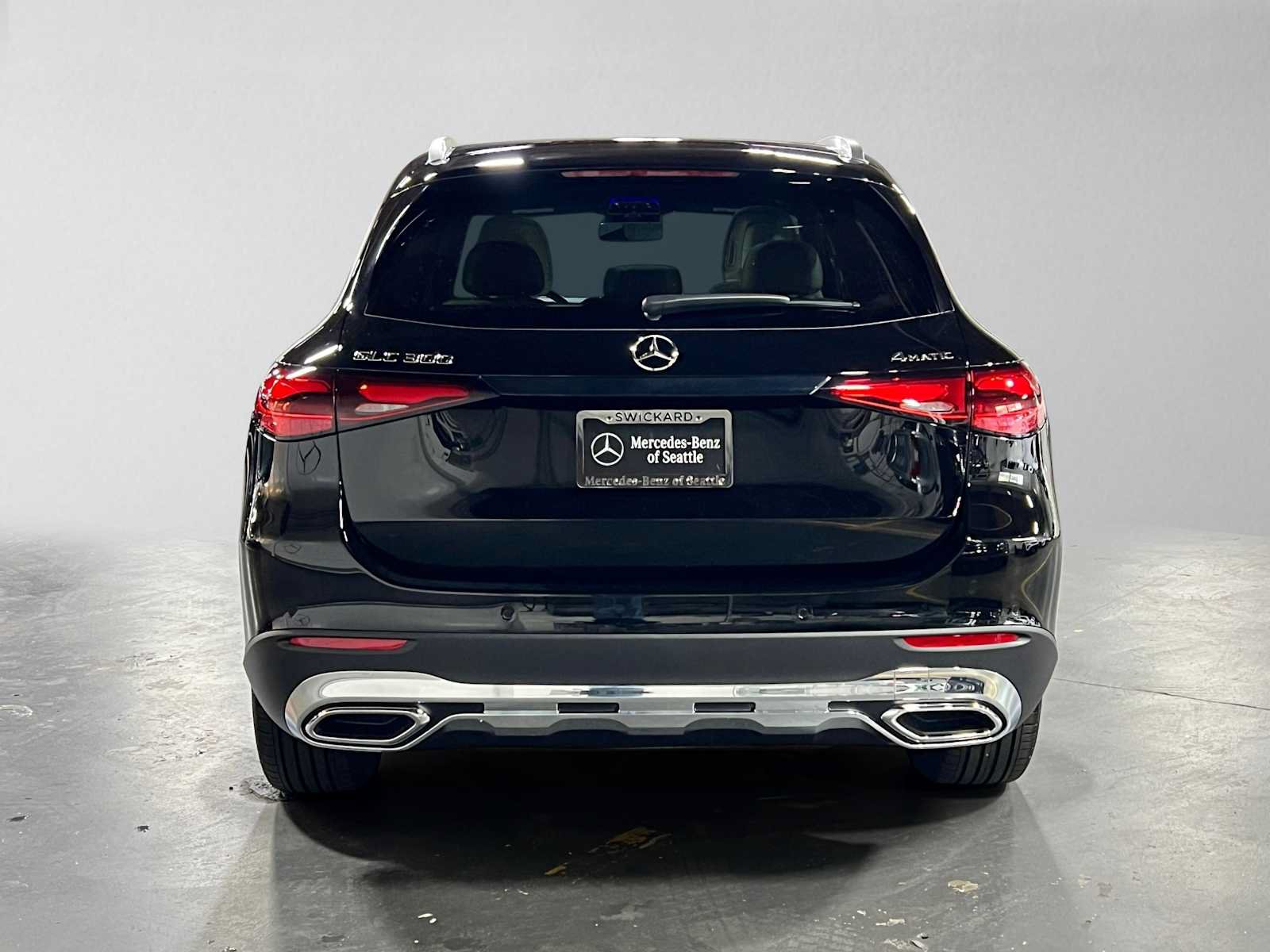 Used 2026 Mercedes-Benz GLC 300 4MATIC image 4