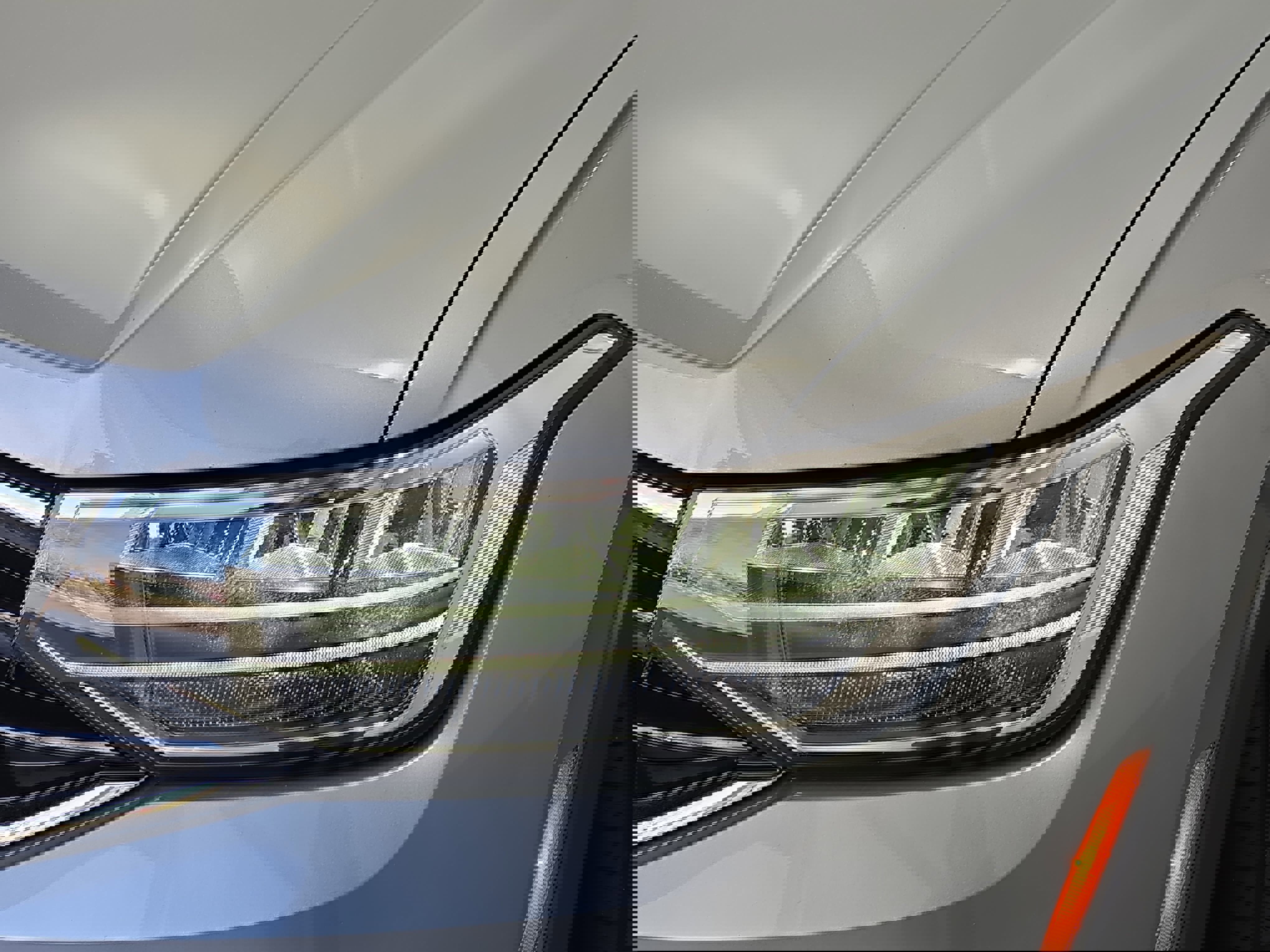 Used 2022 Volkswagen Tiguan SE R-Line image 30