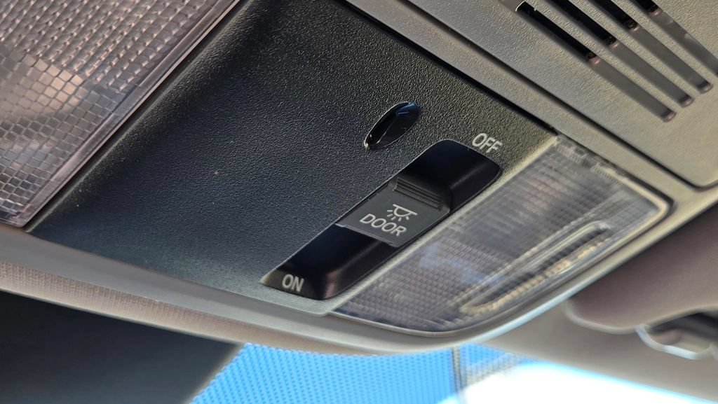 Used 2024 Honda Odyssey EX image 23