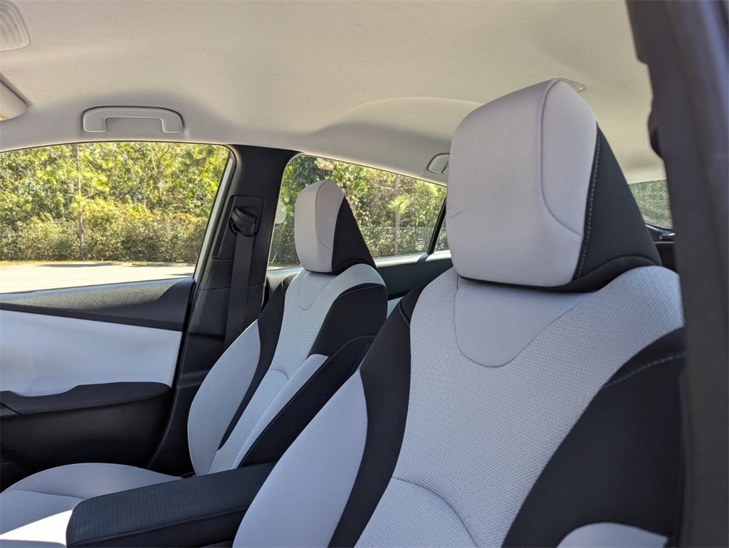 Certified 2020 Toyota Prius LE image 23