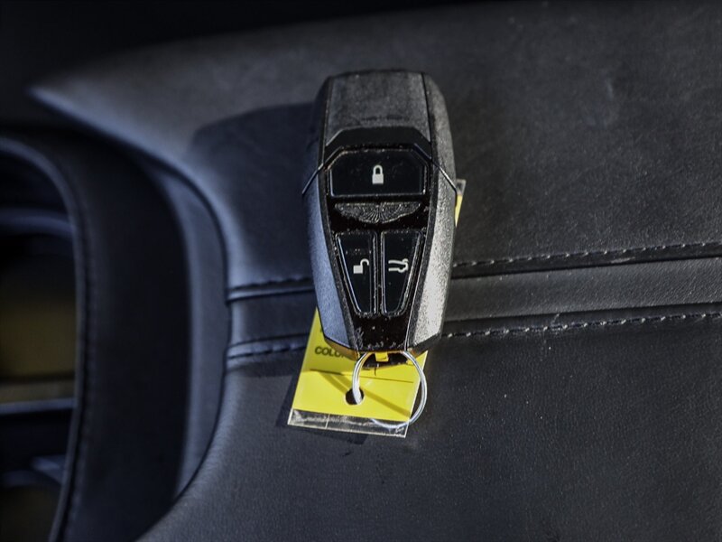 Used 2020 Aston Martin V8 Vantage Coupe RWD image 35