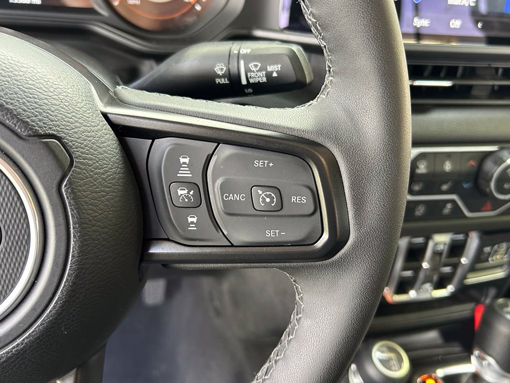 Certified 2025 Jeep Gladiator Sport AWD/4WD image 23