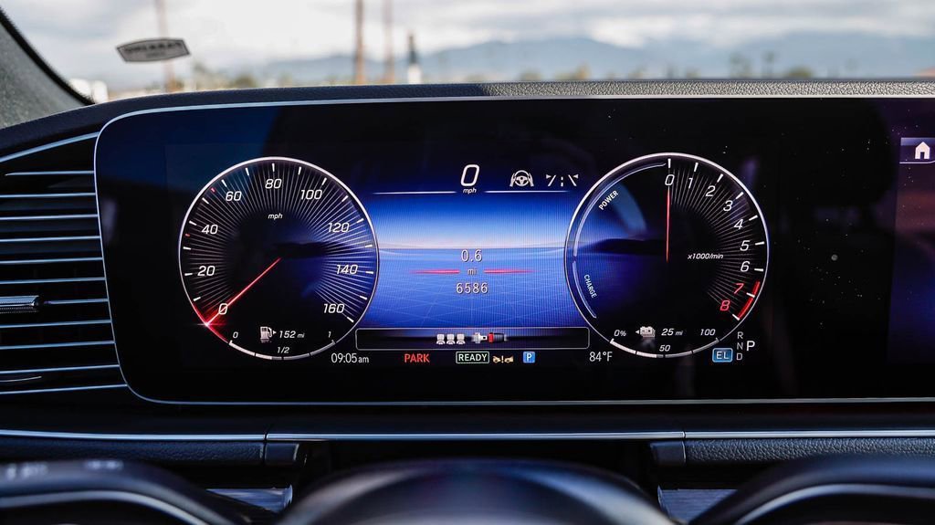 Used 2025 Mercedes-Benz GLE 450e 4MATIC image 25