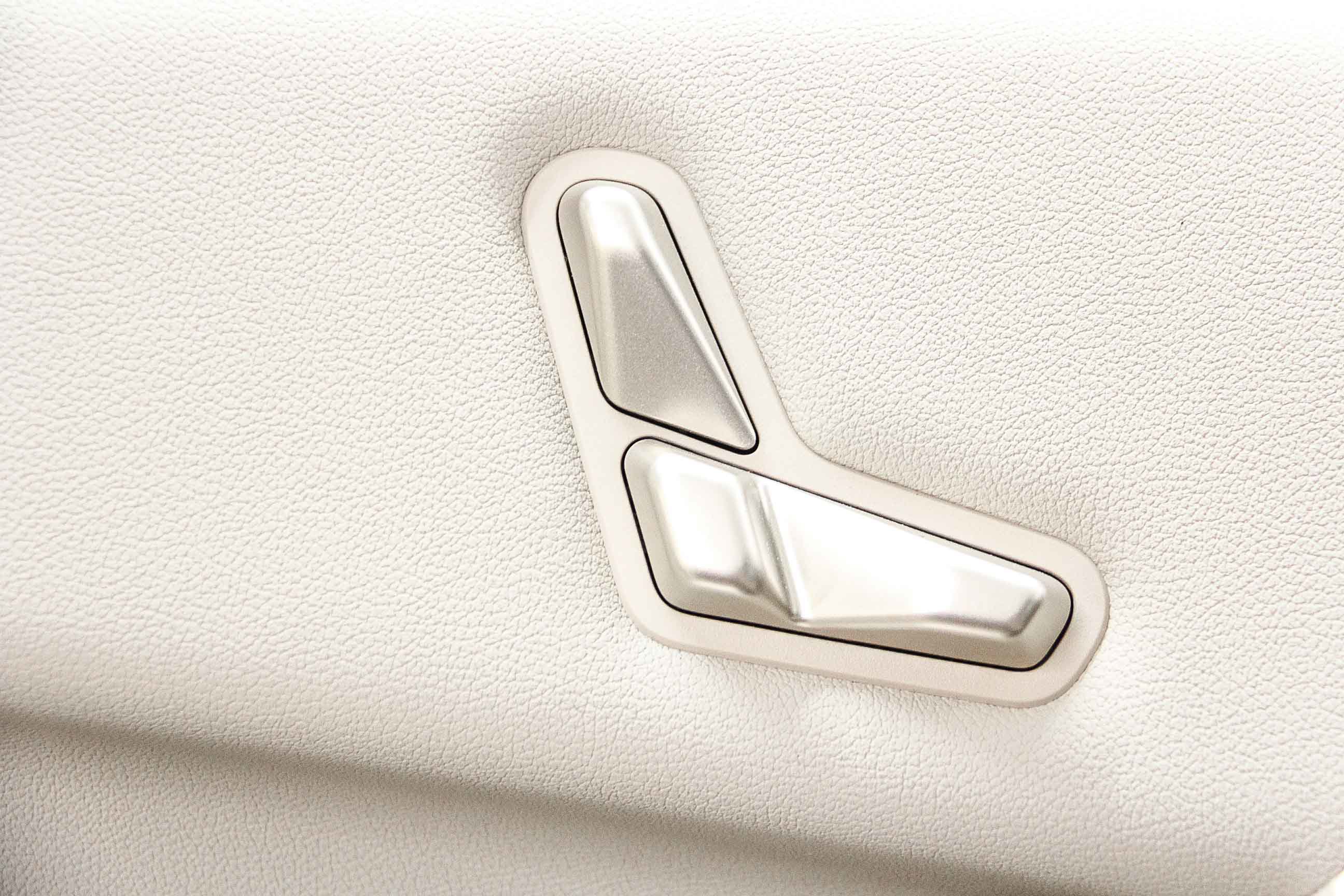 Used 2026 BMW iX xDrive45 w/ Premium Package image 20