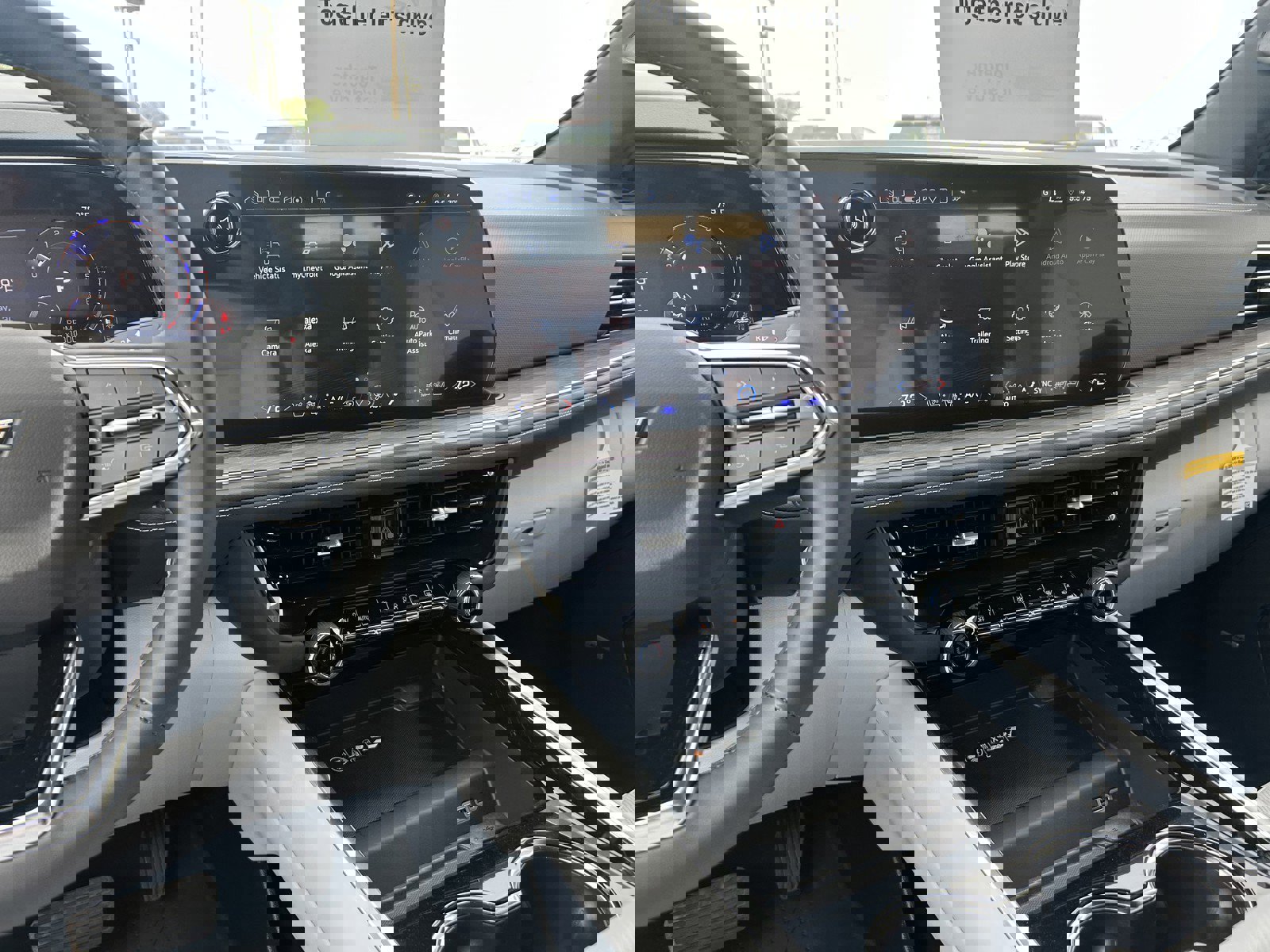 New 2025 Chevrolet Suburban Premier image 18