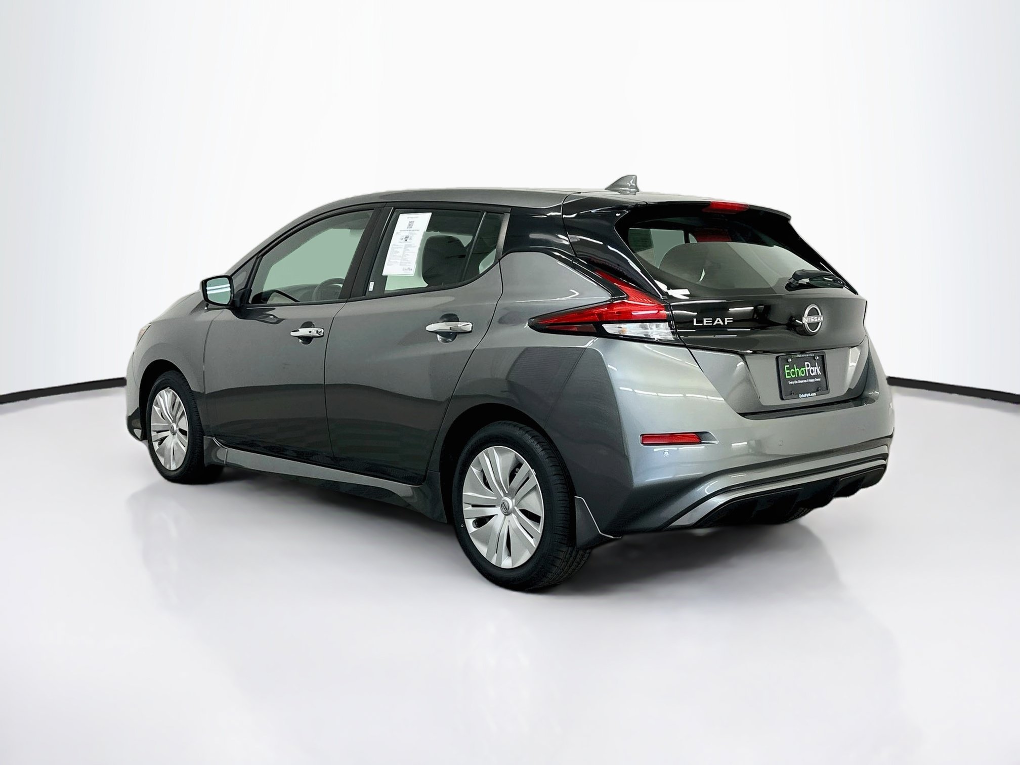 Used 2025 Nissan Leaf S FWD image 5