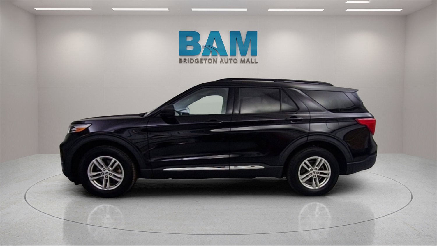 Used 2022 Ford Explorer XLT w/ Equipment Group 202A