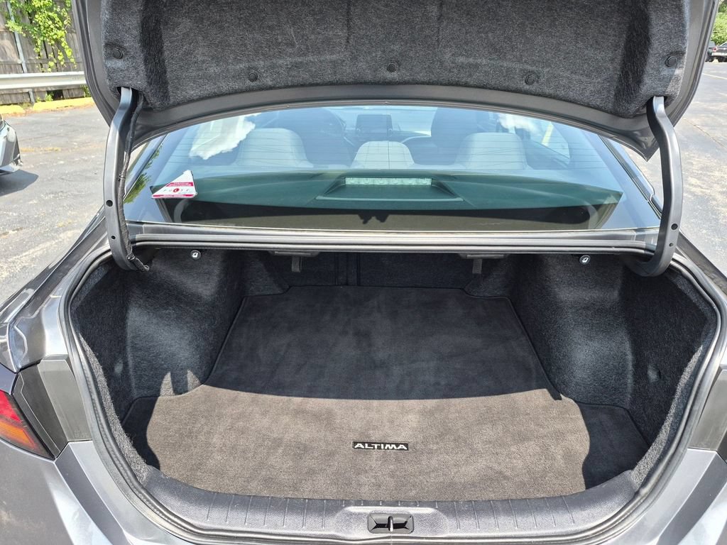 Used 2025 Nissan Altima 2.5 SV FWD image 31