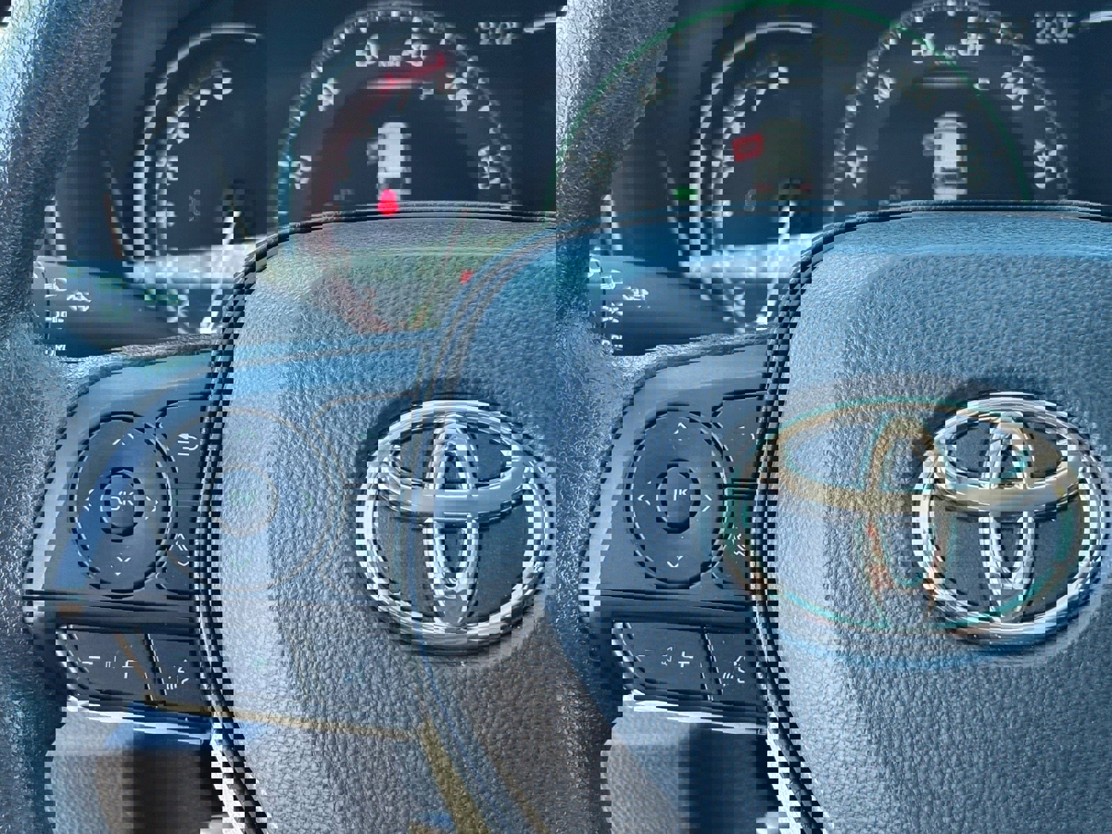 Used 2025 Toyota RAV4 LE image 19