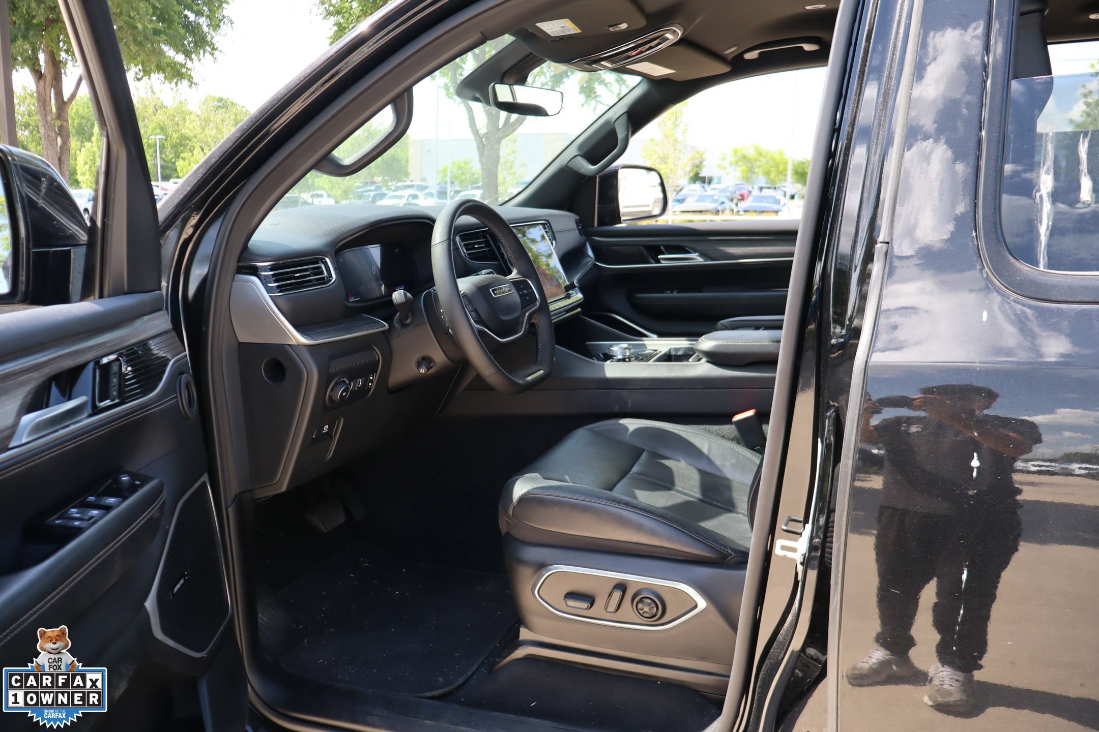 Used 2024 Jeep Wagoneer Series II w/ Flexible Seating Group AWD/4WD image 24