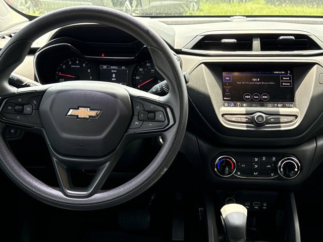 Used 2023 Chevrolet TrailBlazer LT FWD image 4
