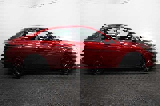 Used 2023 Hyundai Elantra Blue FWD image 4