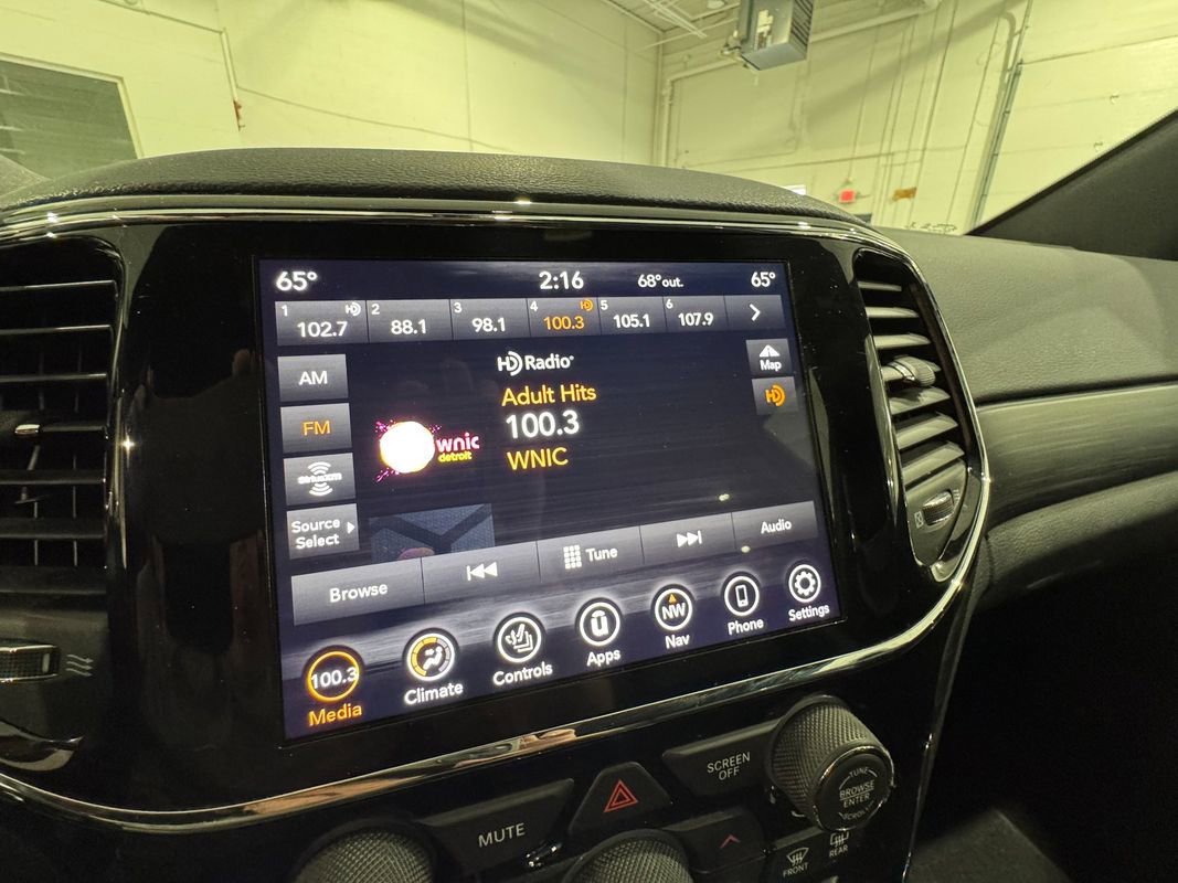 Used 2020 Jeep Grand Cherokee Altitude image 17