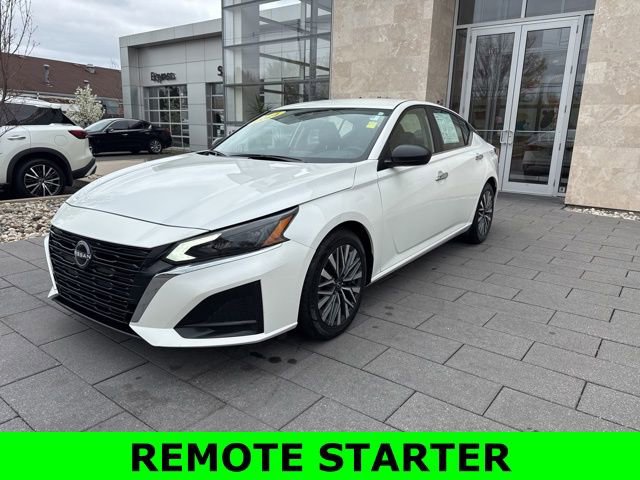 Used 2024 Nissan Altima 2.5 SV image 3