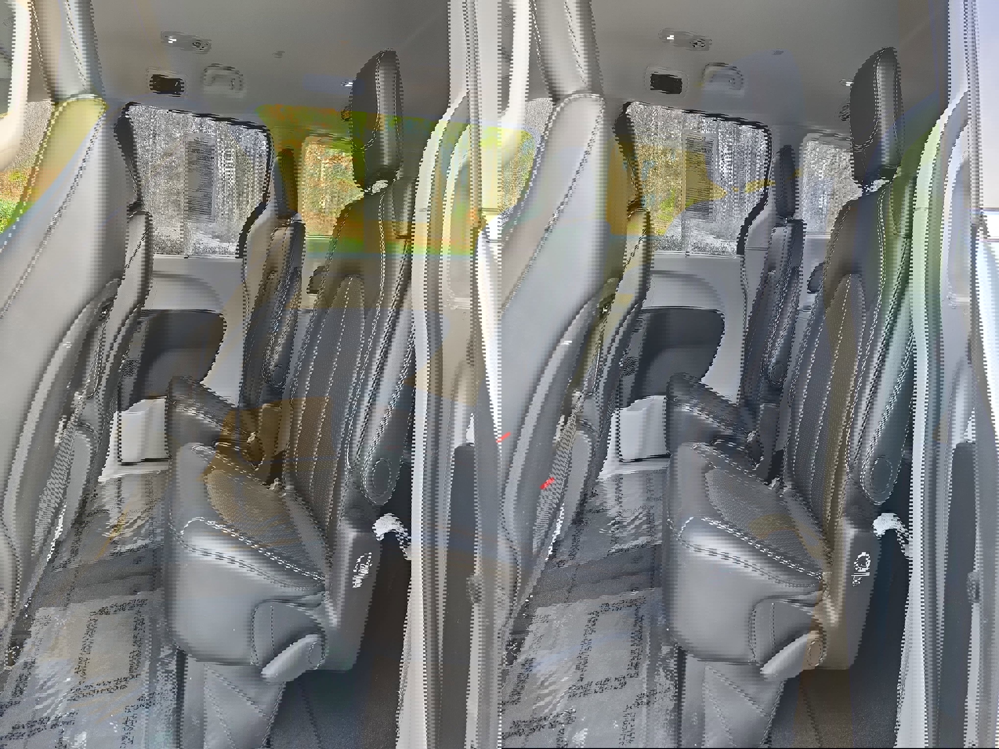 Used 2024 Chrysler Pacifica Touring-L image 13