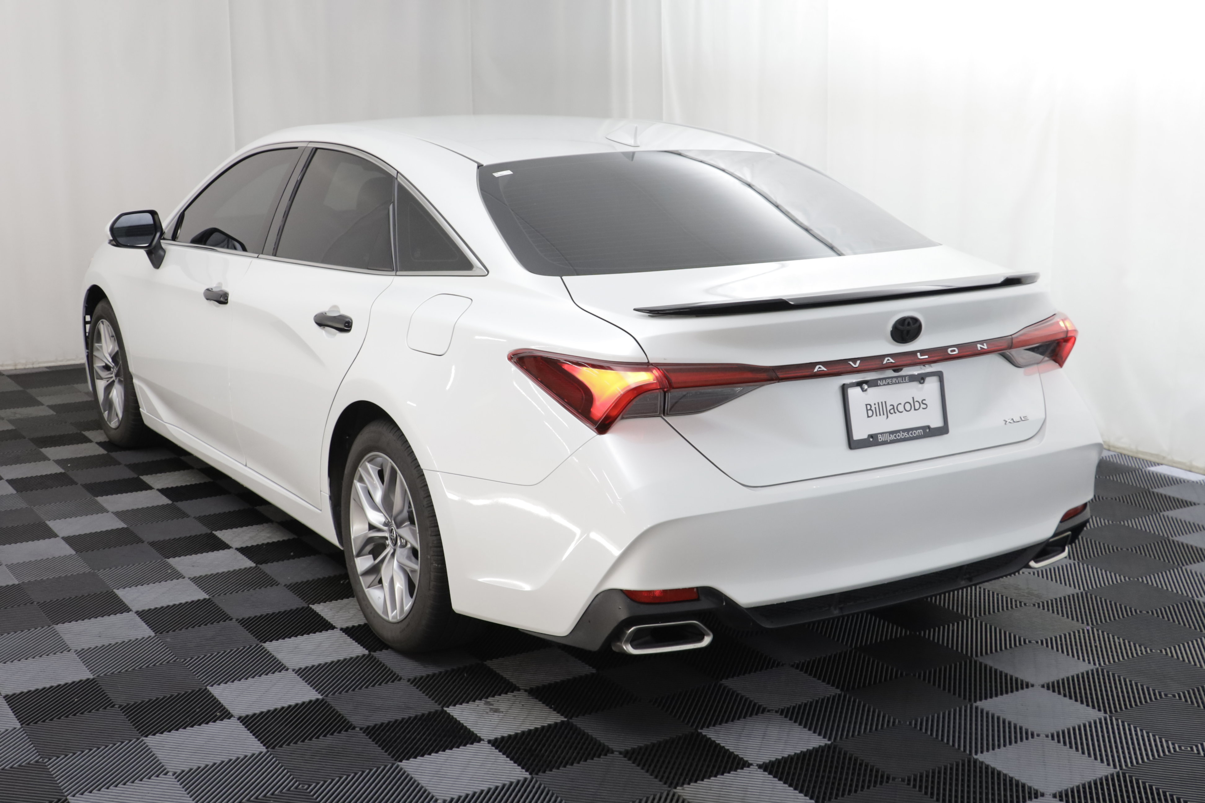 Used 2022 Toyota Avalon XLE FWD image 15