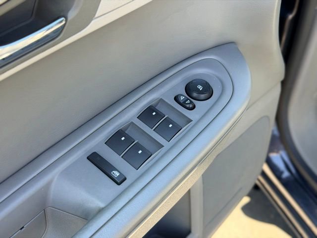 Used 2015 Chevrolet Traverse LT w/ Style and Technology Package image 17