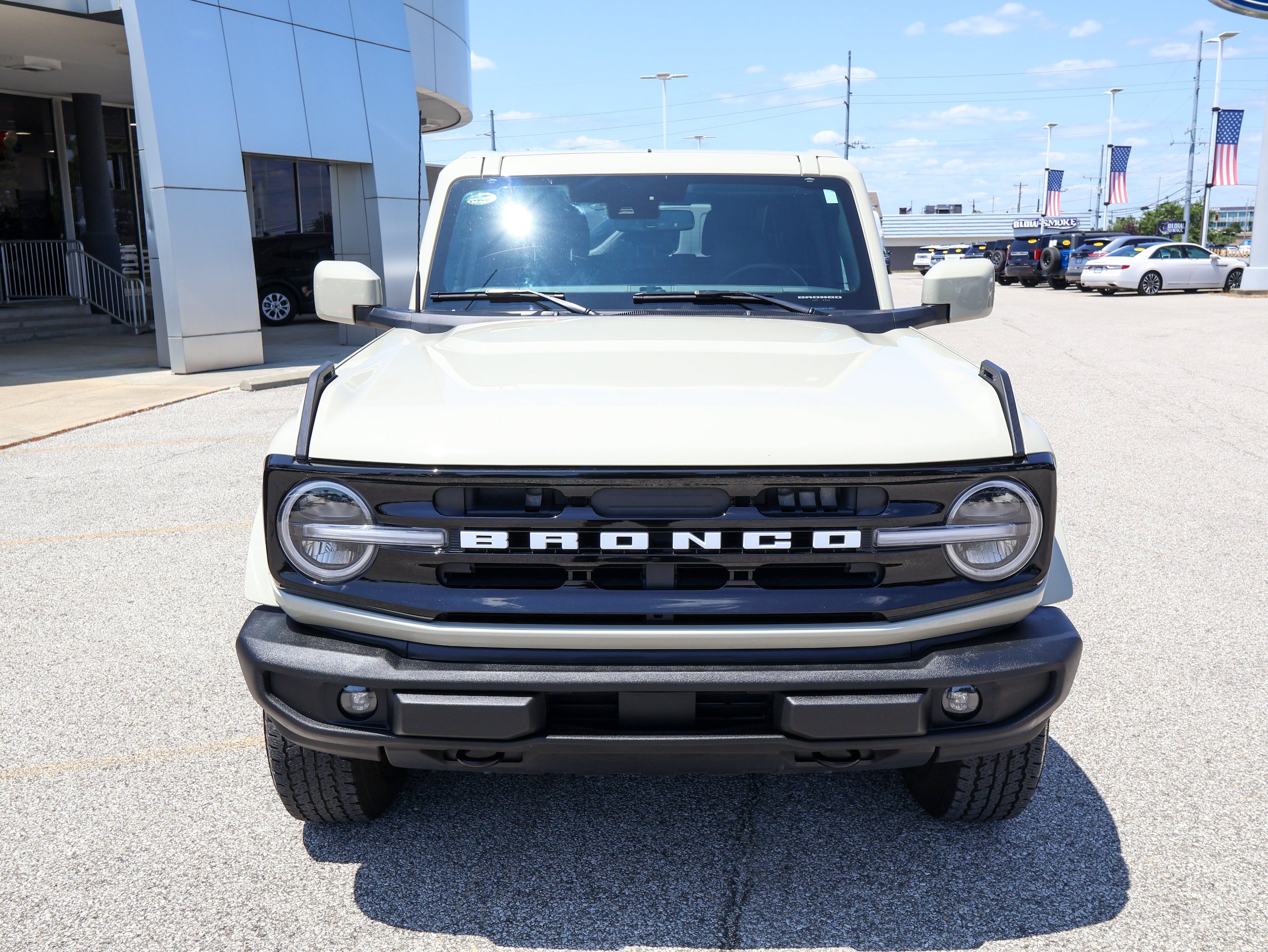 Used 2025 Ford Bronco Outer Banks AWD/4WD image 8