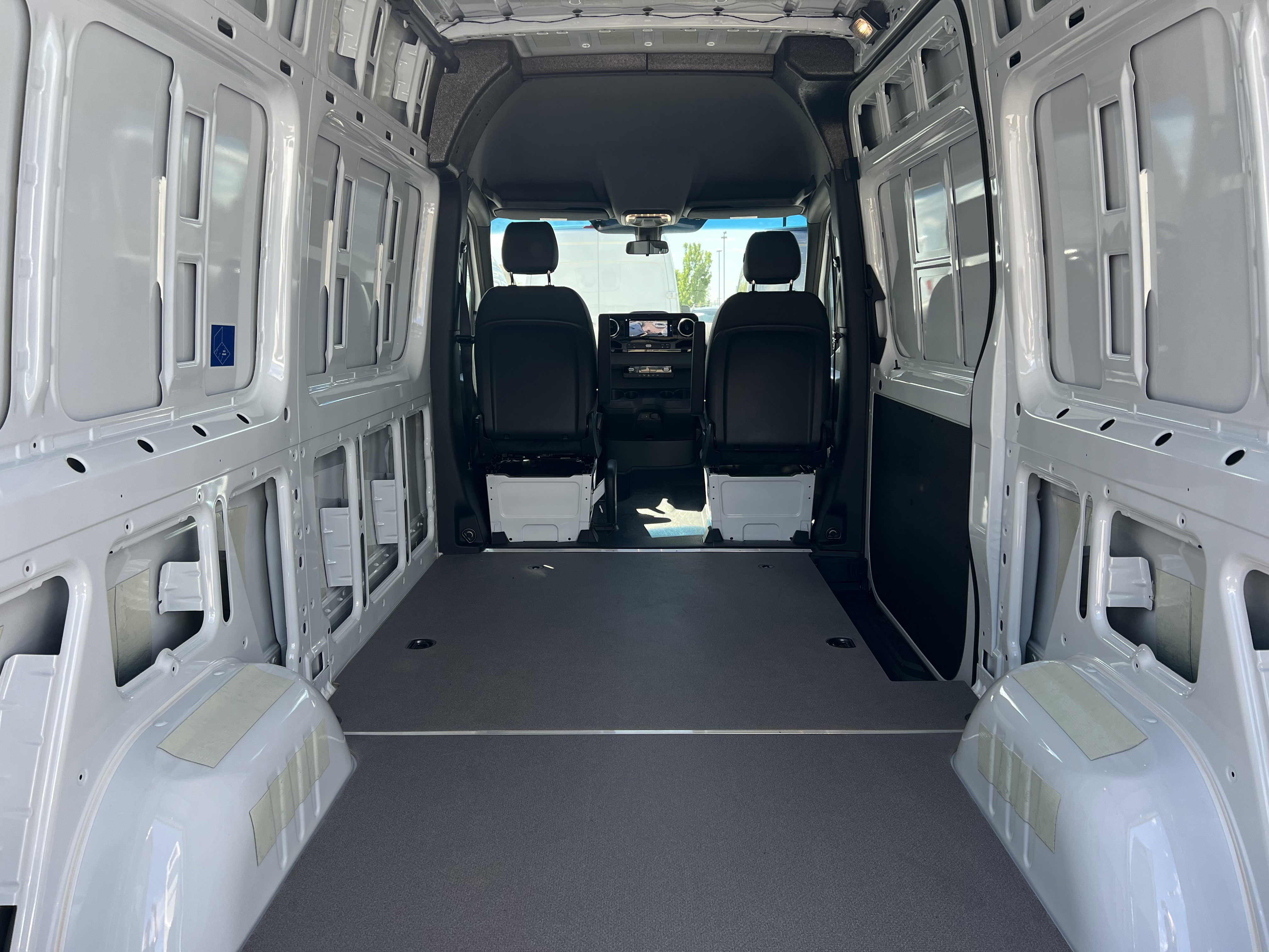 New 2025 Mercedes-Benz Sprinter 2500 image 18