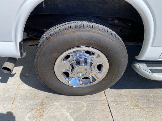 Used 2024 Chevrolet Express 2500 w/ Driver Convenience Package image 12