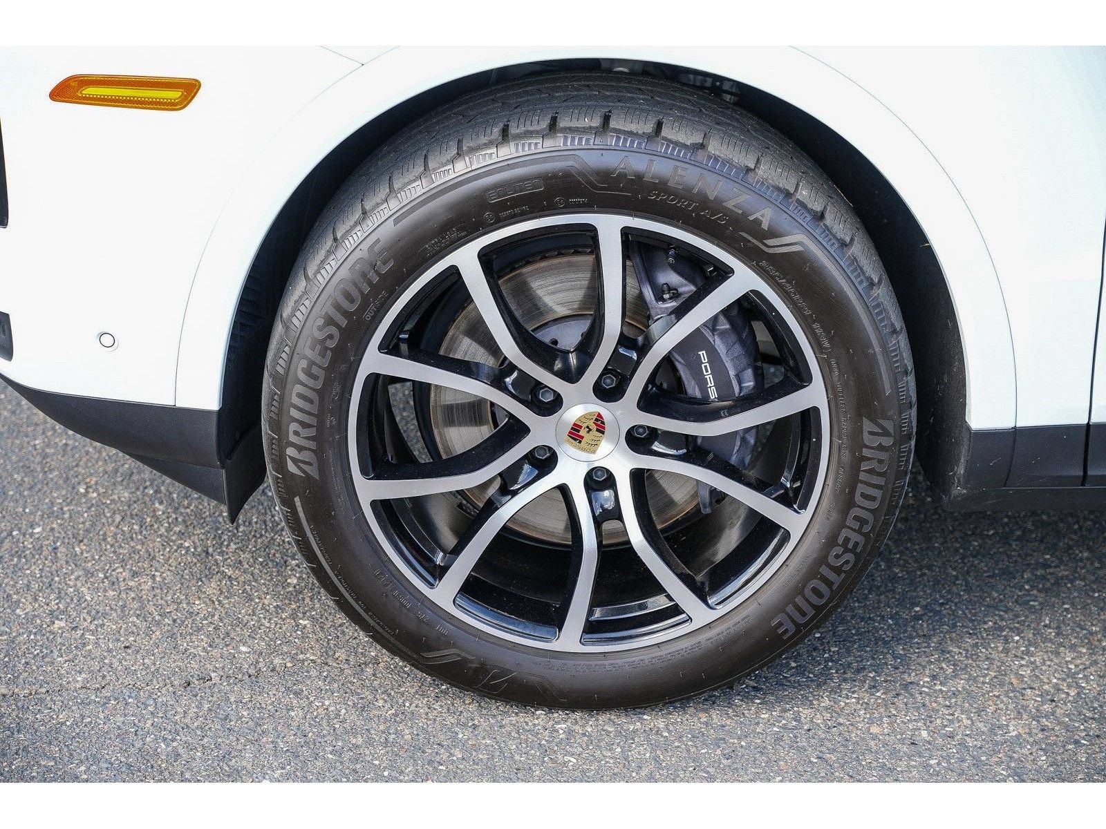 Used 2024 Porsche Cayenne Coupe AWD/4WD image 9