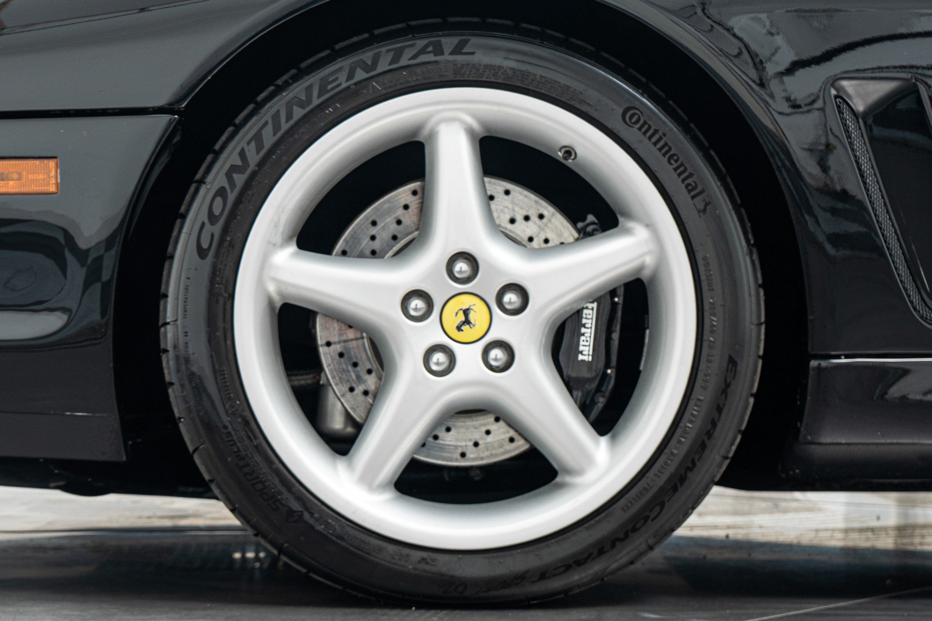 Used 1998 Ferrari 550 Maranello Coupe RWD image 10