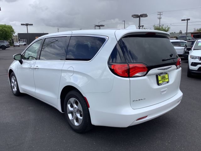 Used 2017 Chrysler Pacifica LX w/ Tire & Wheel Group FWD image 21