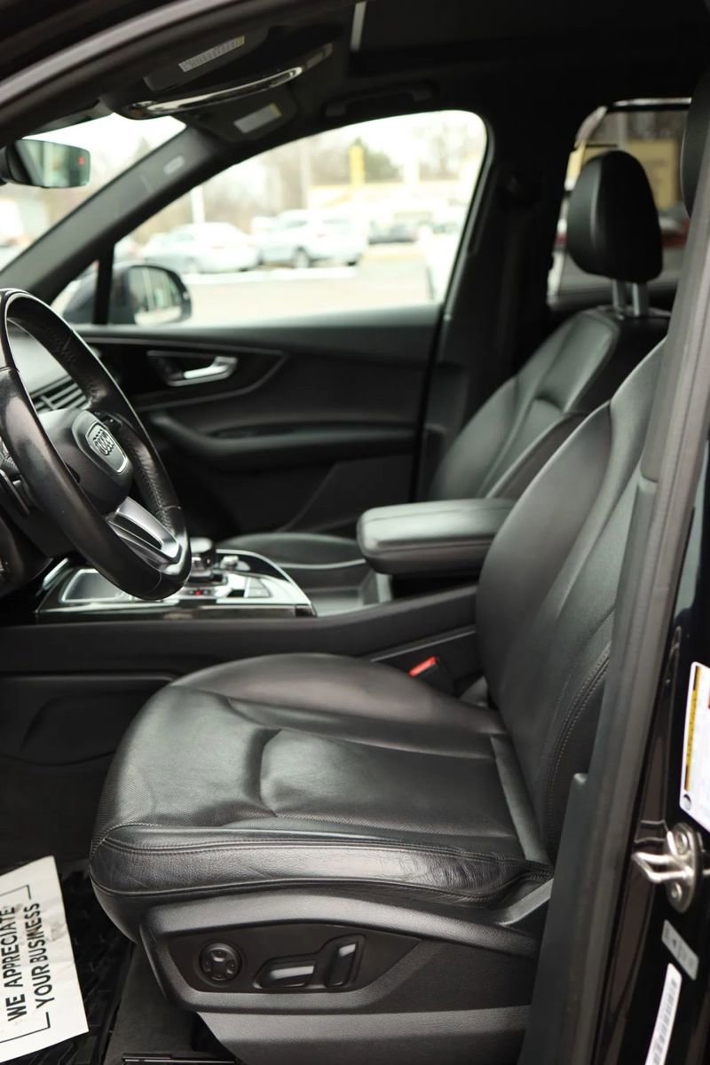 Used 2017 Audi Q7 3.0T Premium Plus w/ Premium Plus Package image 13