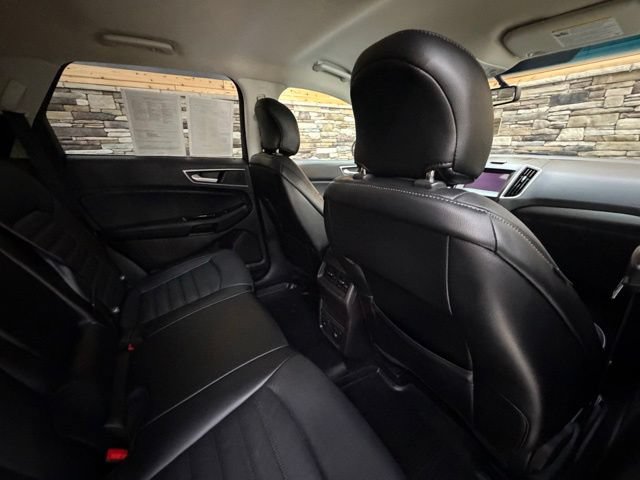 Used 2017 Ford Edge SEL w/ Equipment Group 201A AWD/4WD image 34