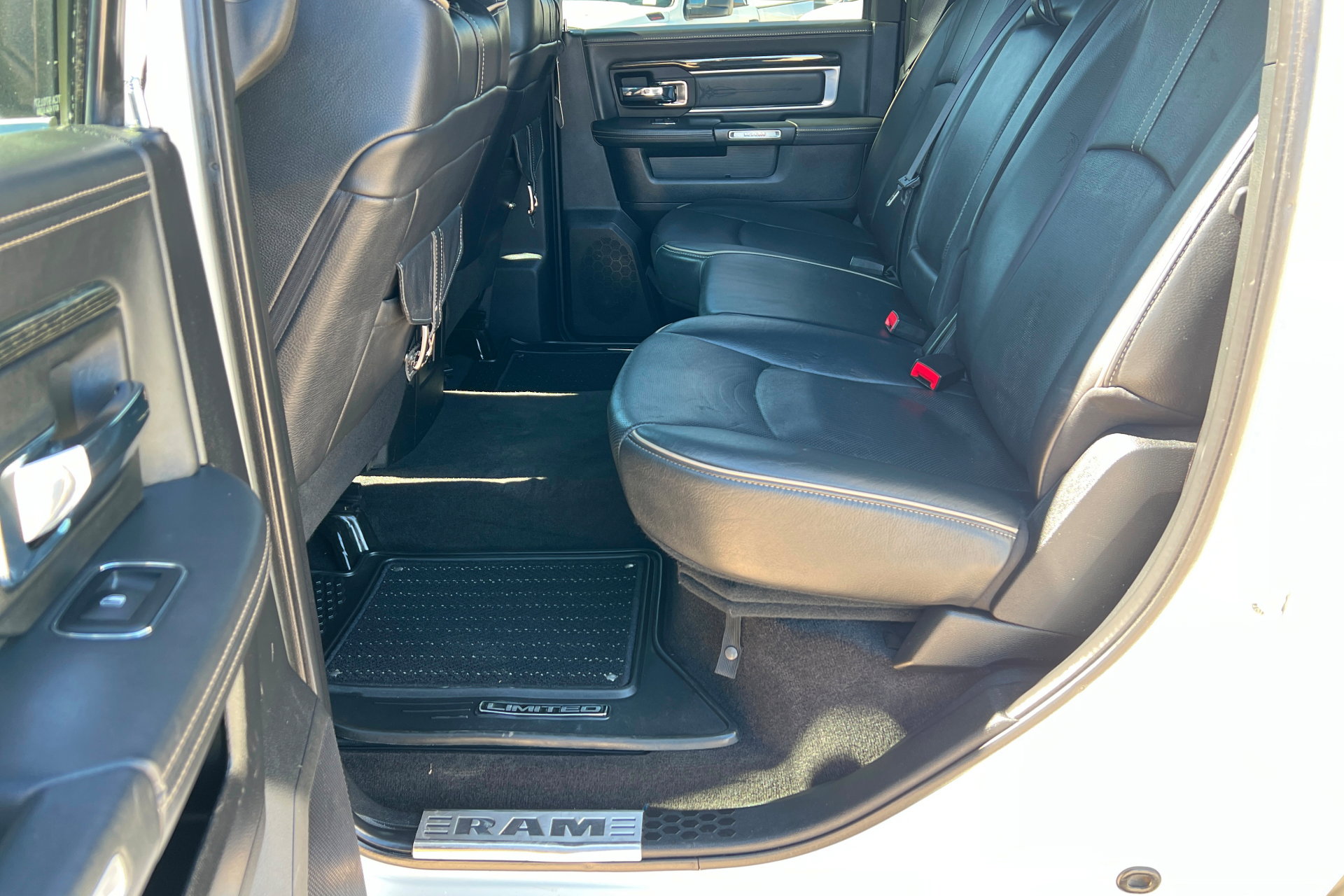 Used 2017 RAM 2500 Limited image 22