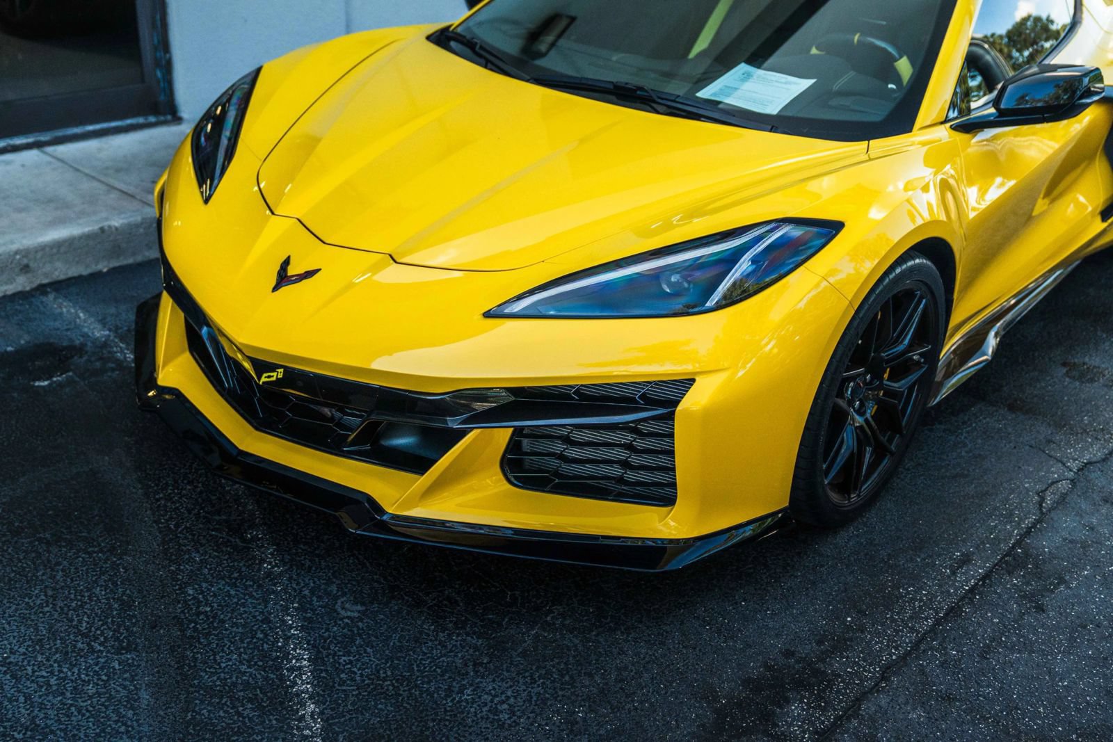 Used 2025 Chevrolet Corvette Z06 RWD image 4