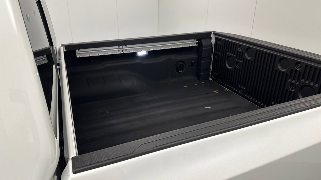 Used 2025 Nissan Frontier SV w/ SV Convenience Package image 25