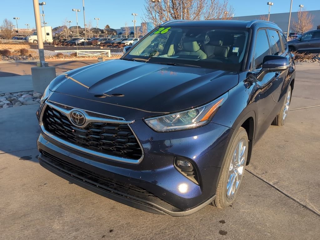 Used 2026 Toyota Highlander Limited image 3