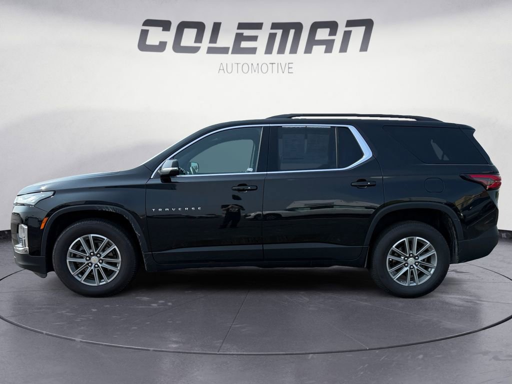 Used 2023 Chevrolet Traverse LT image 2