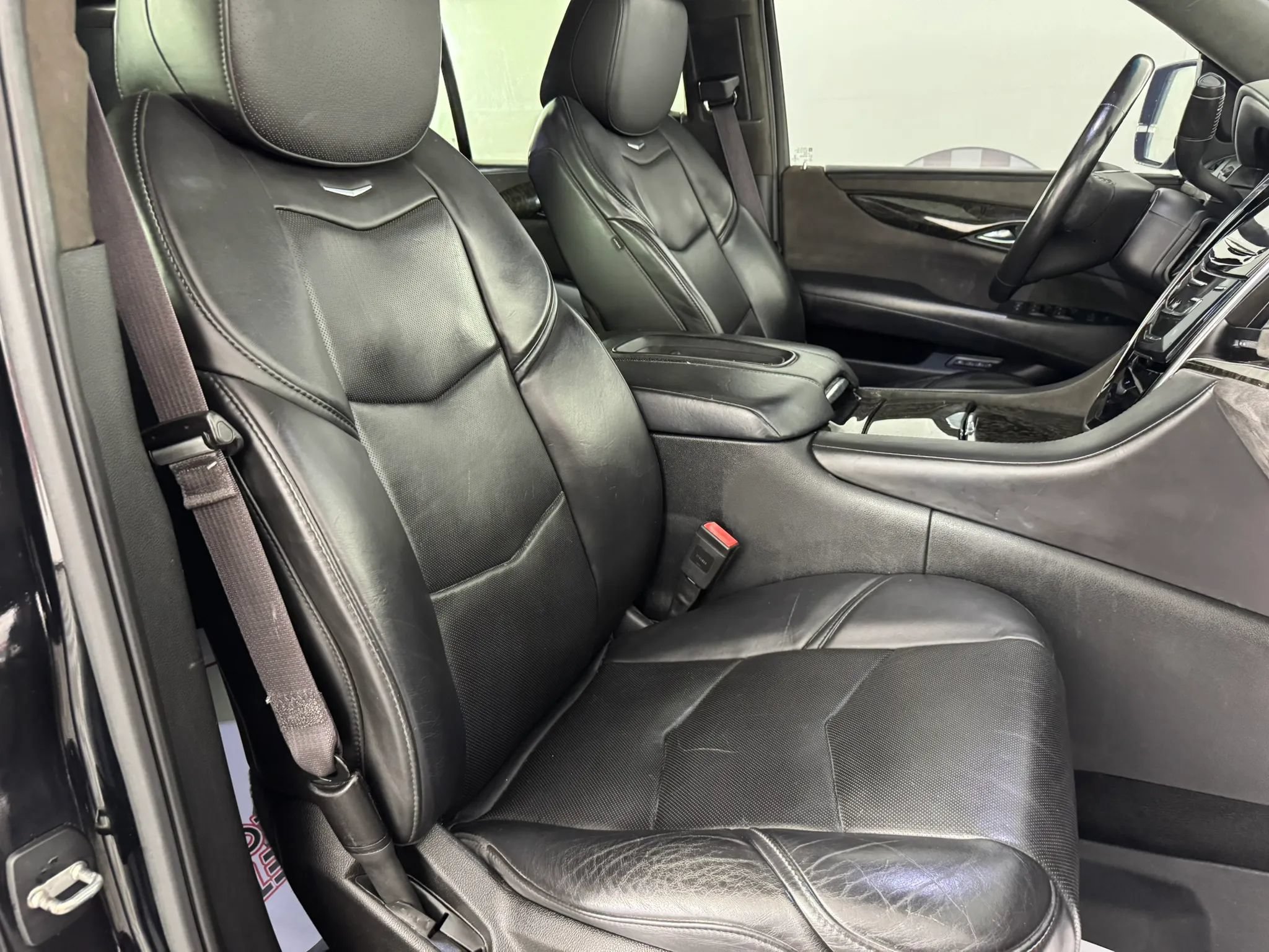 Used 2016 Cadillac Escalade Platinum AWD/4WD image 35