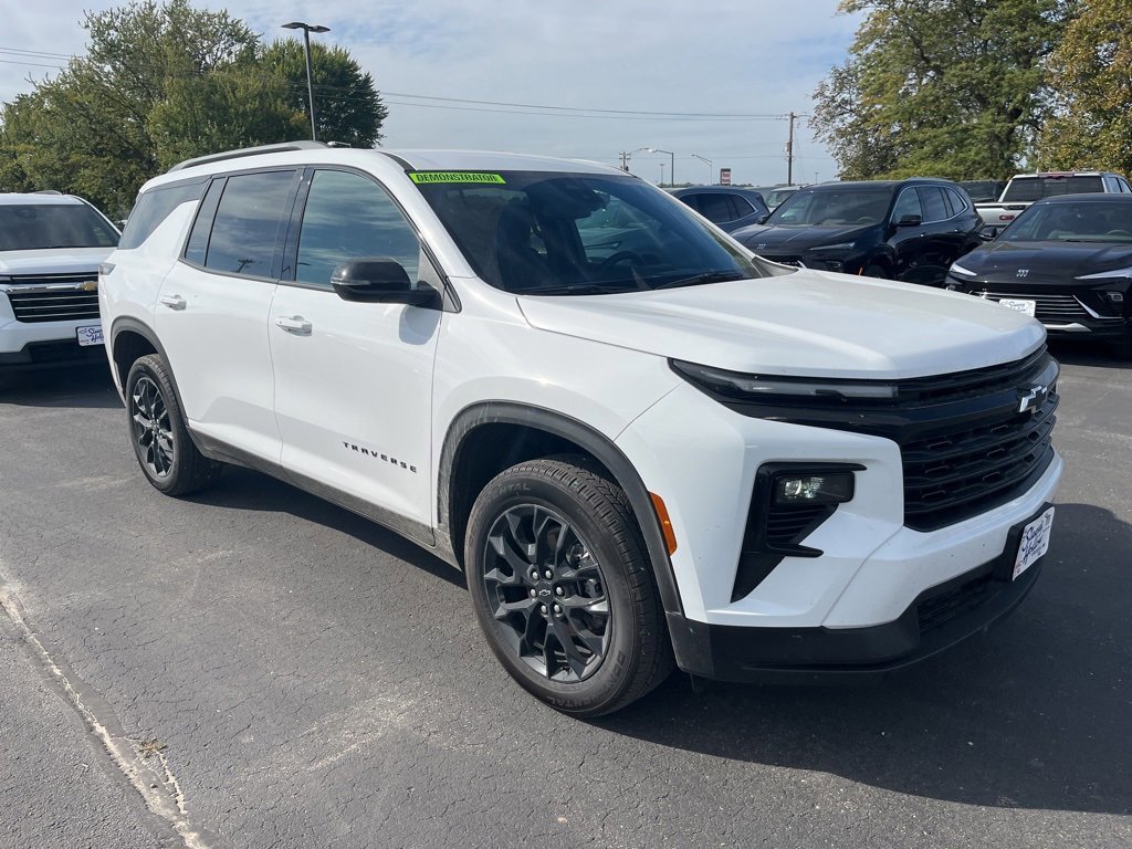 New 2025 Chevrolet Traverse LT w/ Midnight/Sport Edition image 3