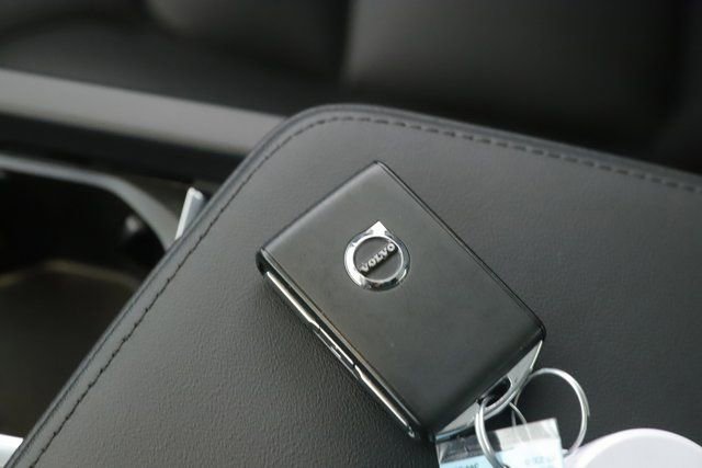 Used 2025 Volvo S60 B5 Core AWD/4WD image 21