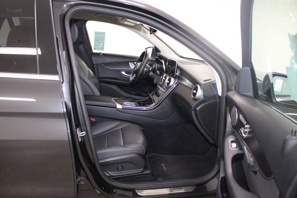 Used 2022 Mercedes-Benz GLC 300 image 26
