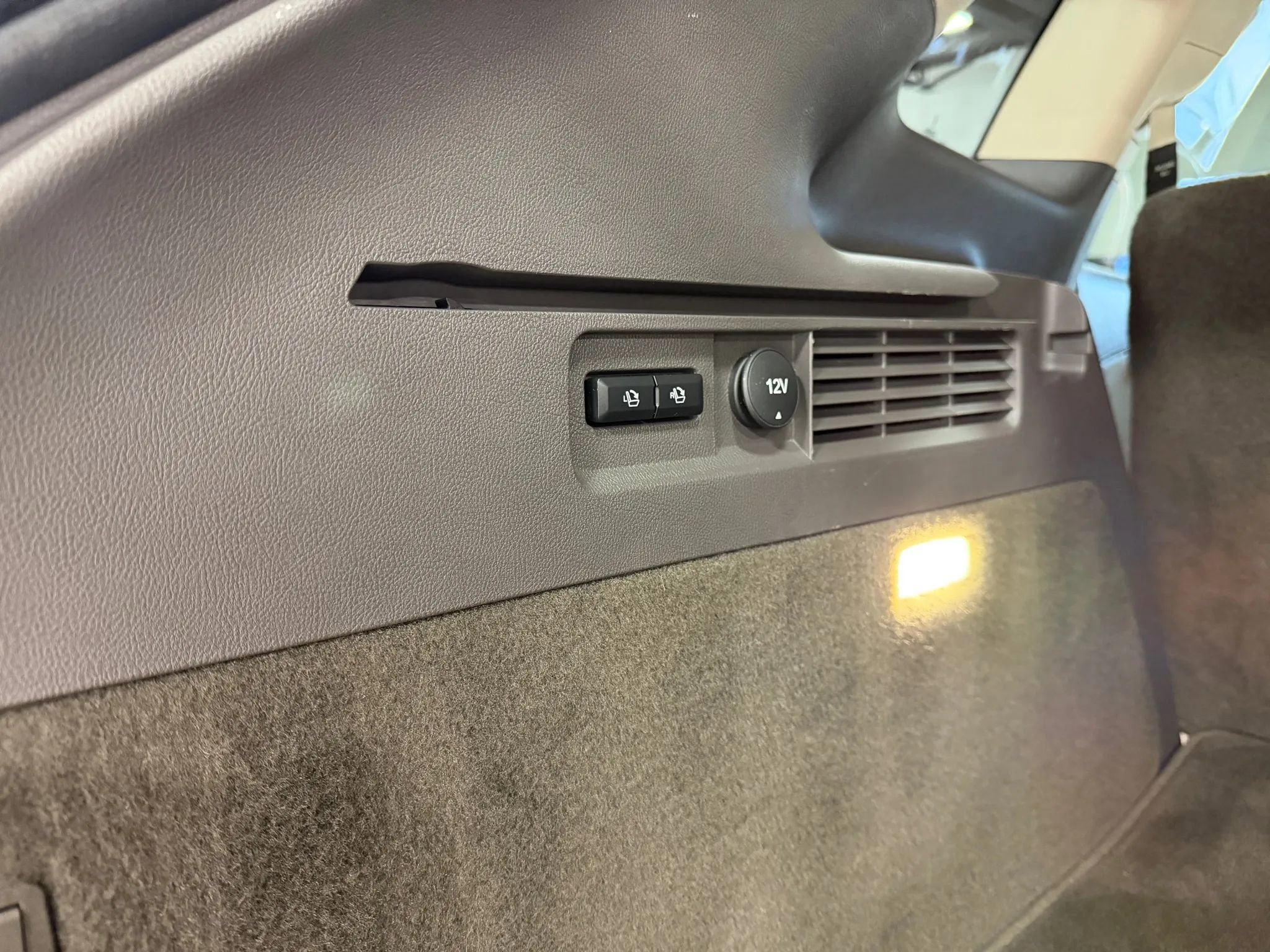 Used 2016 Lincoln MKX Reserve w/ Technology Package image 33