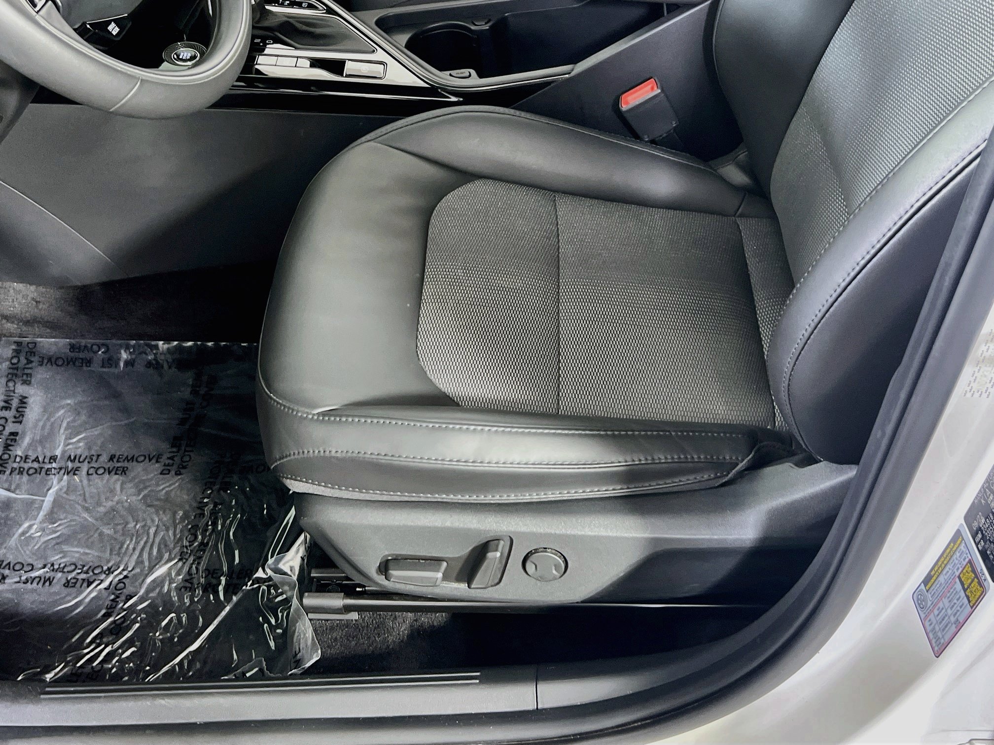 Used 2023 Kia Niro EX FWD image 19