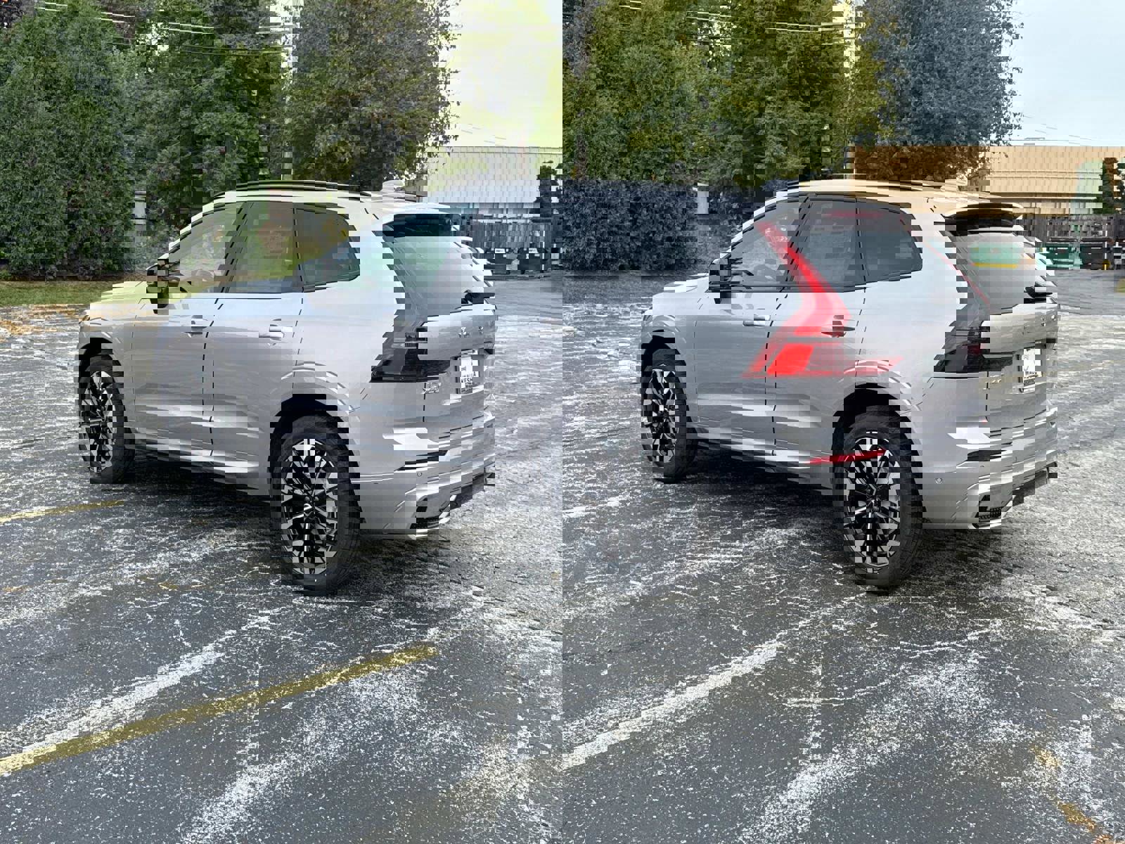 New 2026 Volvo XC60 B5 Plus w/ Climate Package image 7