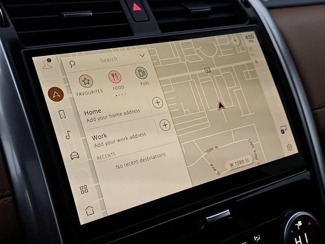 Used 2024 Land Rover Discovery Metropolitan Edition image 26