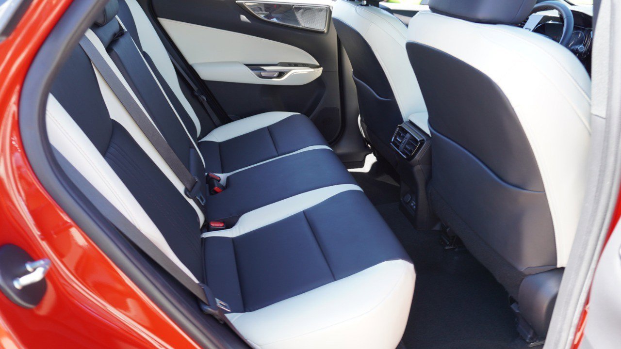 Used 2024 Lexus NX 250 FWD w/ Towing Package (2000 Lbs) image 31