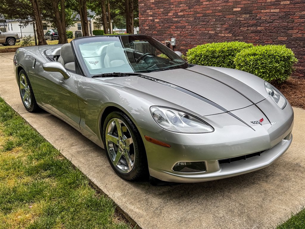 Used 2006 Chevrolet Corvette Convertible w/ Preferred Equipment Group RWD image 29