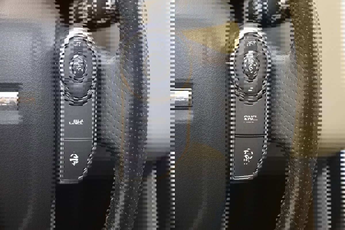 Used 2016 Land Rover Range Rover Sport SE image 33