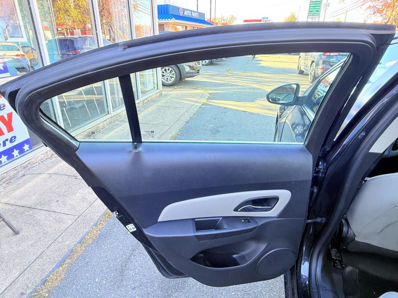 Used 2016 Chevrolet Cruze LT image 25