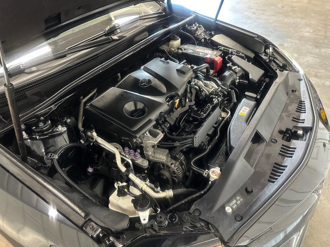 Used 2018 Toyota Camry LE image 32
