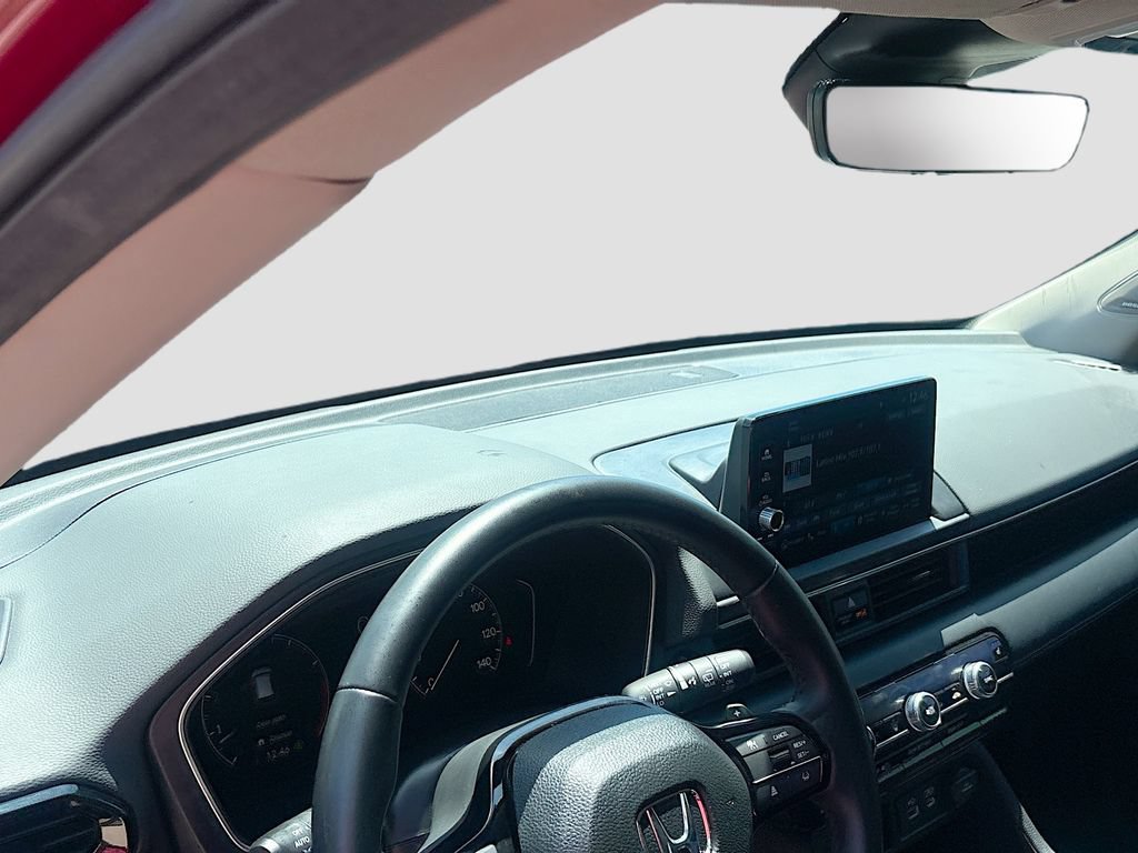 Used 2025 Honda Pilot Touring image 9